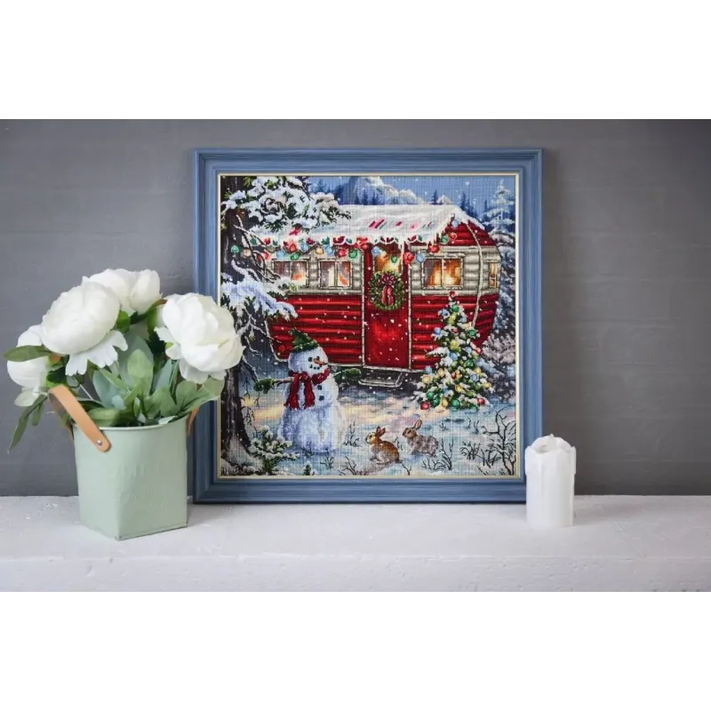 Cross stitch kit "New Year's trailer" 34 x 34 cm S/SO023