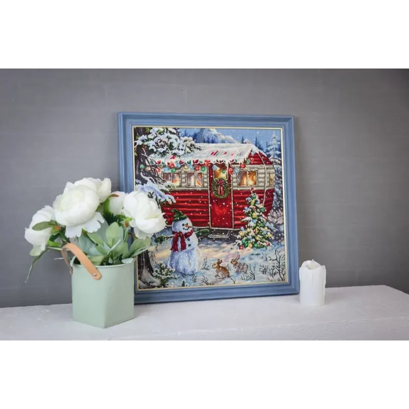 Cross stitch kit "New Year's trailer" 34 x 34 cm S/SO023