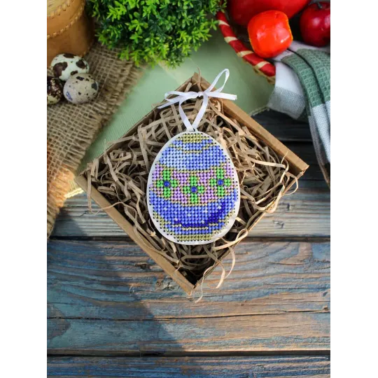 Cross-stich on wooden base"Blue and gold egg" 8*6 cm SO-185