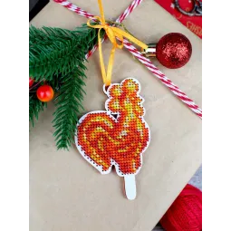 Cross-stich on wooden base"Rooster-shaped lollipop" 10*9 cm SO-161