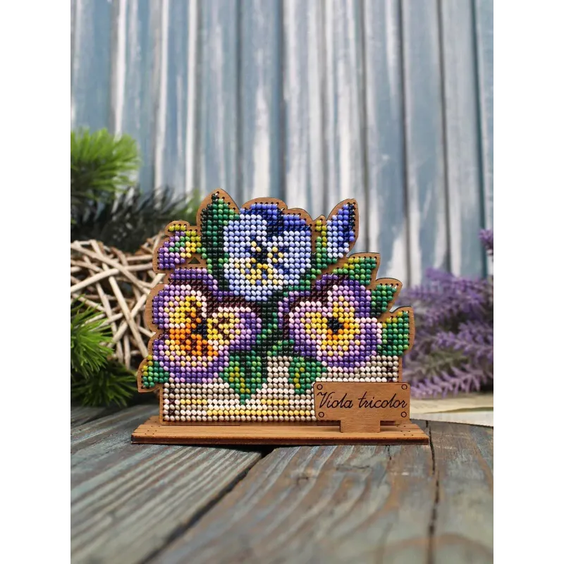Cross-stich on wooden base"Pansies in a box" 10*11*6 cm SO-152