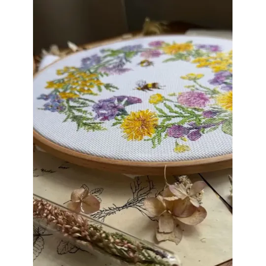 Siuvinėjimo kryželiu rinkinys "Lauko vainikas" 24,5x24,5 cm SANP-77