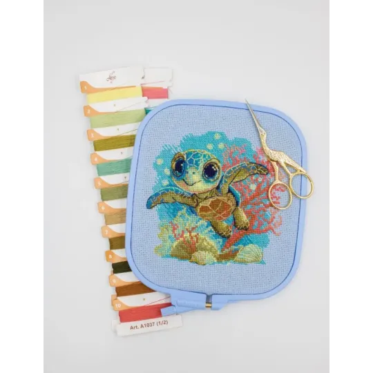 Kit point de croix "Bébé Tortue de Mer" 15x15 SRA1037