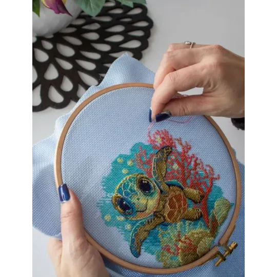 Cross Stitch Kit "Baby Sea Turtle" 15x15 SRA1037