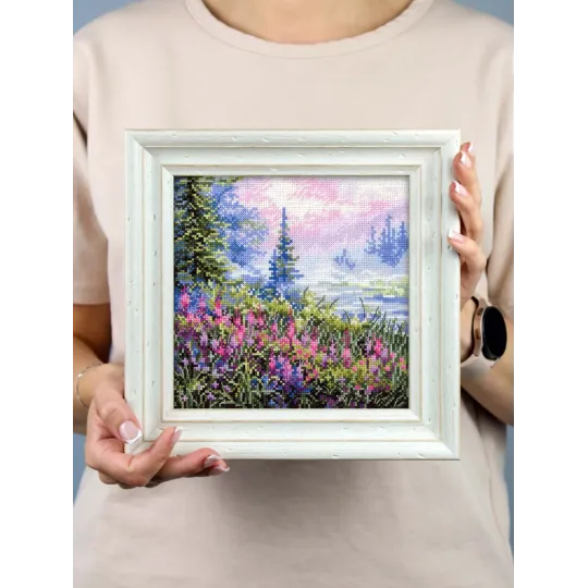 Siuvinėjimo kryželiu rinkinys "Rūkas ryte" 16x16 cm SNV-976