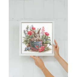 Siuvinėjimo kryželiu rinkinys "Žydintis triušis" 20x20 cm SRA1030