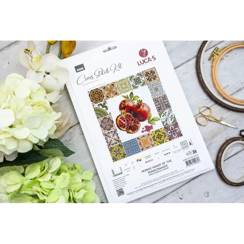 Kryželiu siuvinėjimo rinkinys "Granato mozaikos širdis" 25.5 x 25.5 cm SB7058