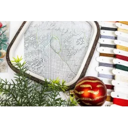 Cross stitch kit "Christmas Naps" 24x24 cm SLETIL9966