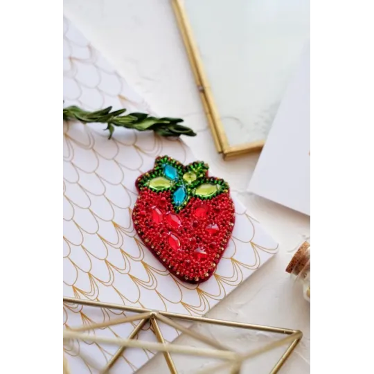 Decoration - Strawberry AAD-050