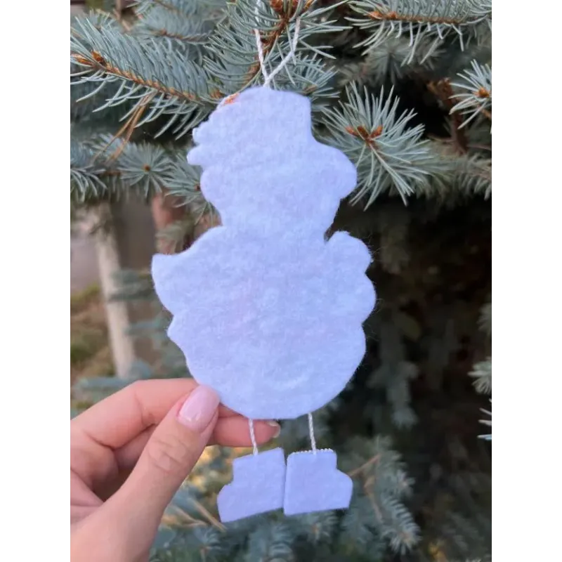 Набор для вышивания крестиком "Снеговик с подарком" 8,5 х 15,5 см SANS-78