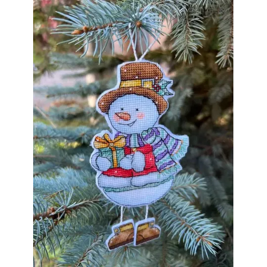 Cross stitch kit "Snowman with a gift" SANS-78