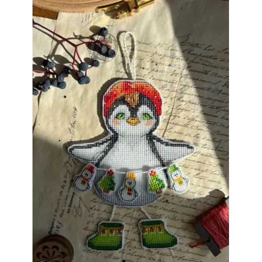 Kryželiu siuvinėjimo rinkinys "Pingvinas su girlianda" 11 х 14,5 cm SANP-70
