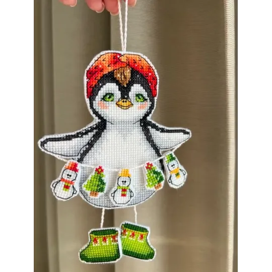 Kryželiu siuvinėjimo rinkinys "Pingvinas su girlianda" 11 х 14,5 cm SANP-70