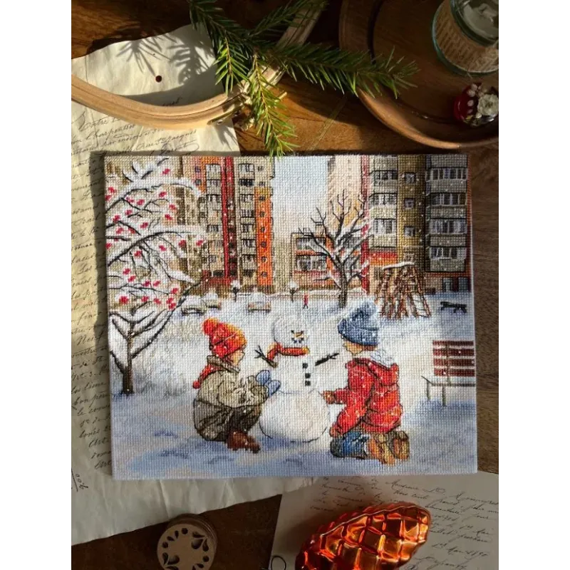 Siuvinėjimo kryželiu rinkinys "Vaikystės kiemas" 23 x 20 cm SAND-47