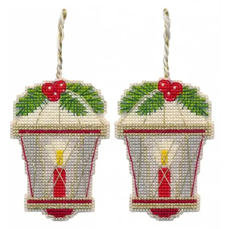 Krūmas siuvinėjimo rinkinys "Kalėdinė eglutės puošmena. Žibintuvėlis" 6,2x8,9 cm S1698