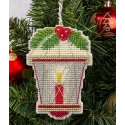 Krūmas siuvinėjimo rinkinys "Kalėdinė eglutės puošmena. Žibintuvėlis" 6,2x8,9 cm S1698