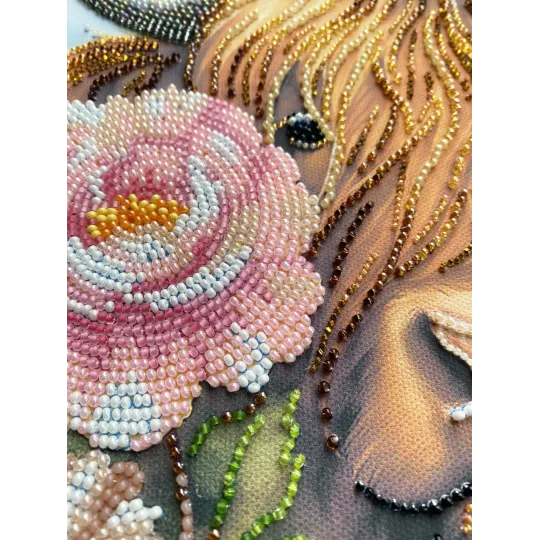 Main Bead Embroidery Kit -Highland Belle AAB-965