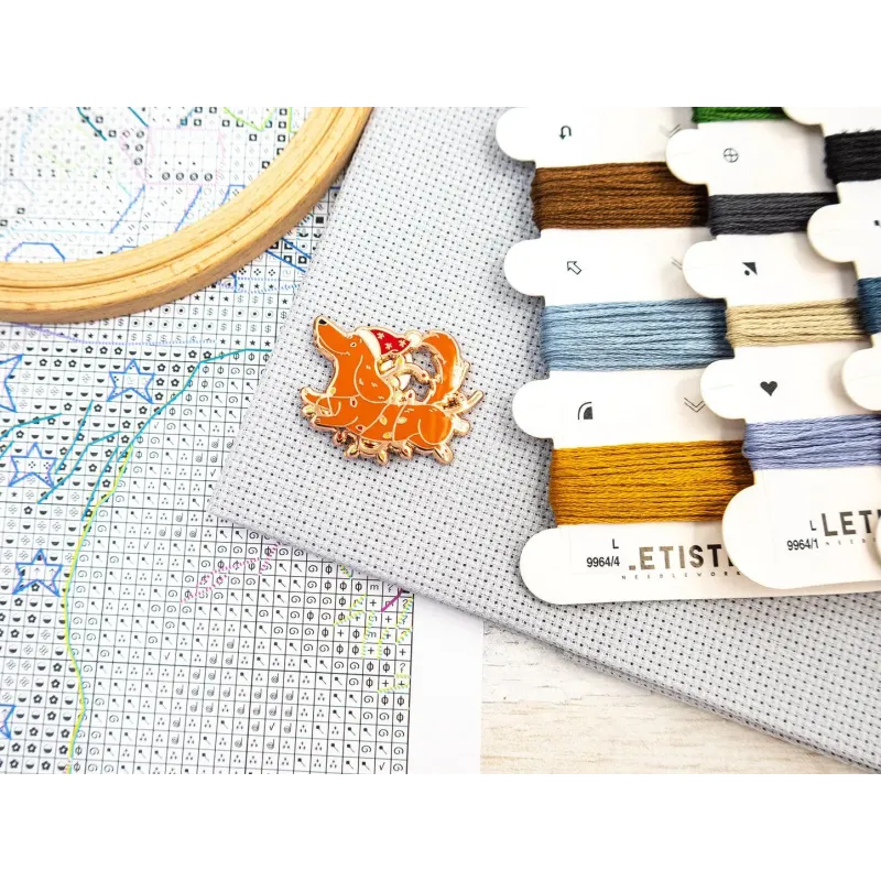 Набор для вышивания крестом "Секретная остановка Санты" 29x40 см SLETIL9964