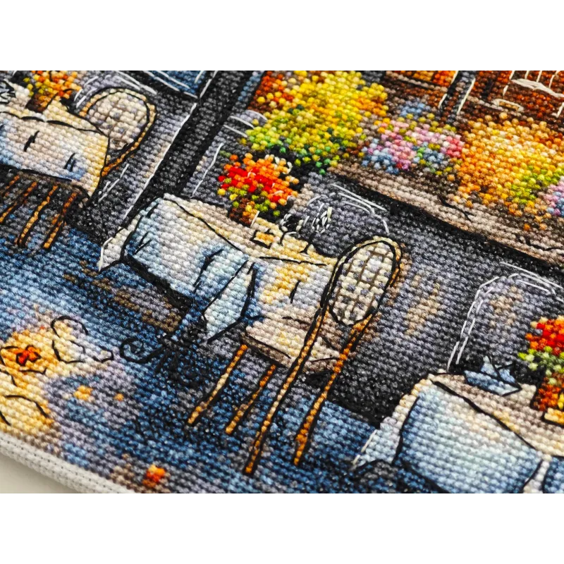 Café en Automne - Kit de Point de Croix AVA-P051