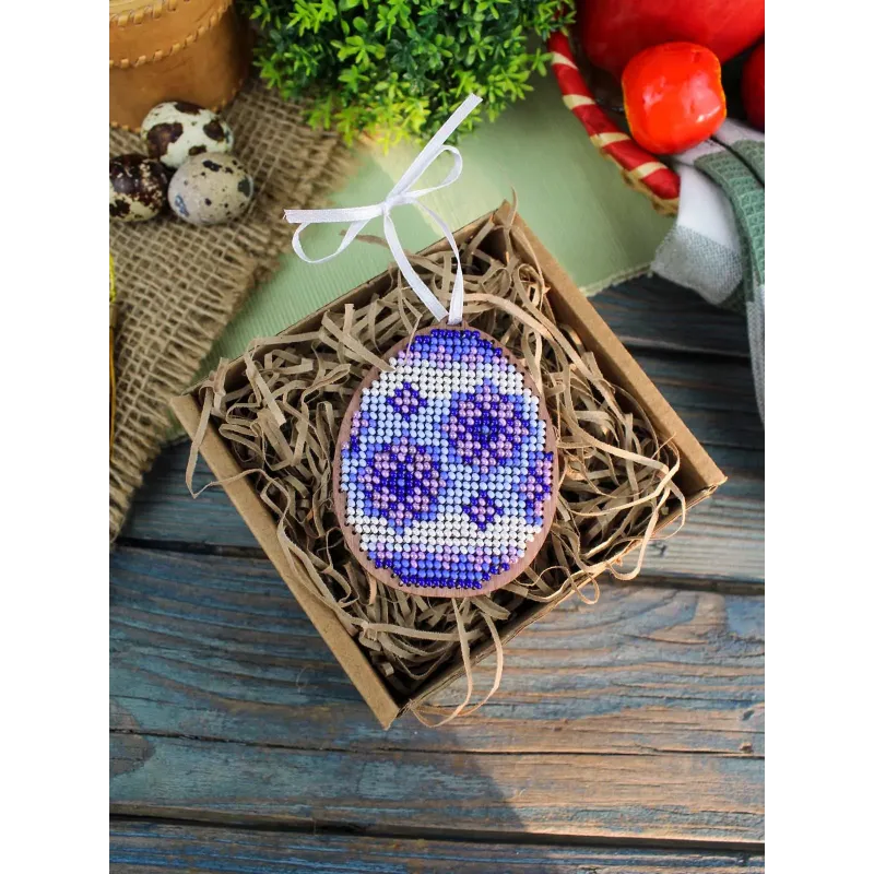 Point de croix sur base en bois "Lilac patterns. Egg" 8*6 cm SO-187