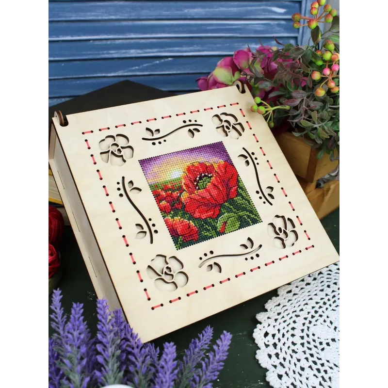 Point de croix sur base en bois "Boîte. Coquelicots" 7*20*20 cm SO-164