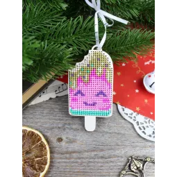 Cross-stich on wooden base"Happy Ice Cream" 9*5 cm SO-162