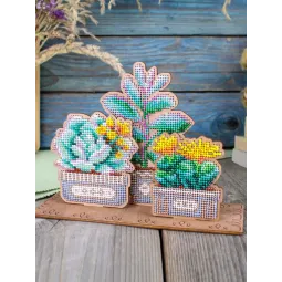 Cross-stich on wooden base"Succulent garden" 14*20*7 cm SO-160