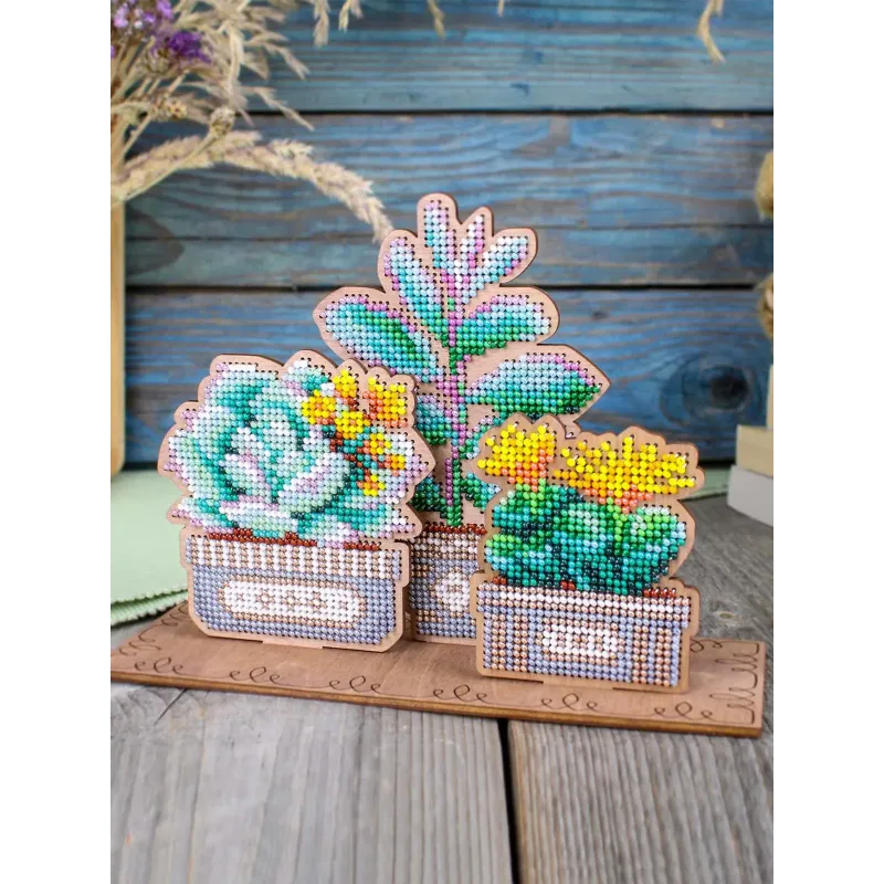 Cross-stich on wooden base"Succulent garden" 14*20*7 cm SO-160