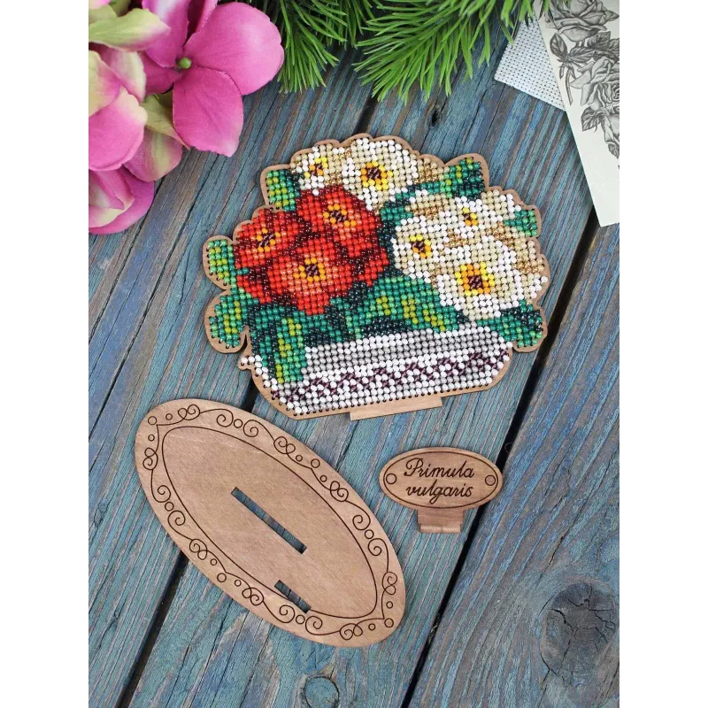 Cross-stich on wooden base"Primroses in a pot" 10*12*5 cm SO-159