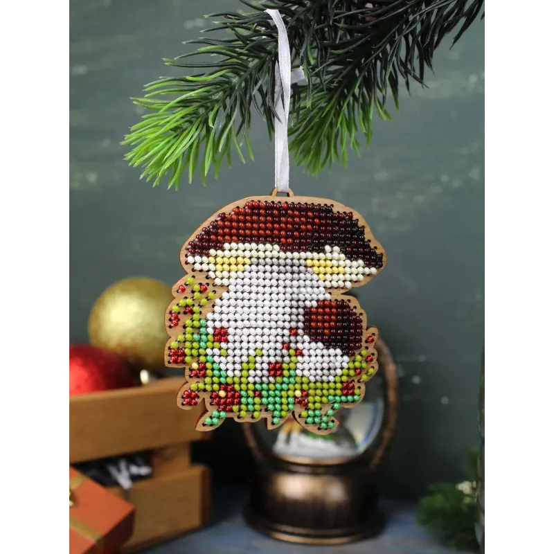 Cross-stich on wooden base "Christmas tree decoration. Porcini mushroom" 8*7 cm SO-149