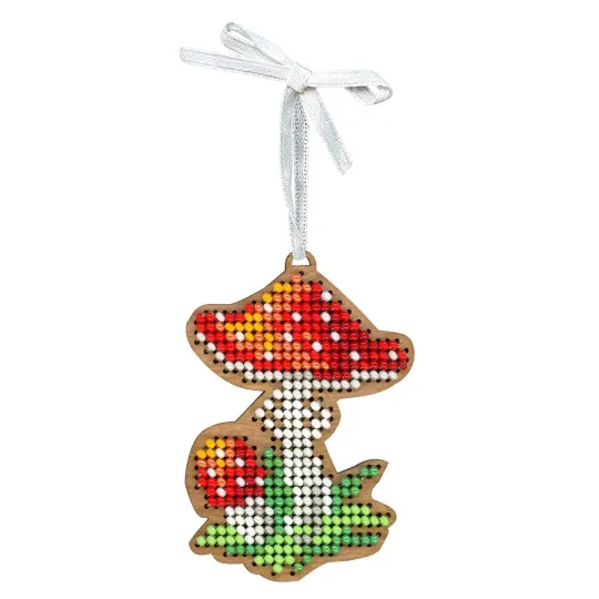 Point de croix sur base en bois "Décoration de sapin de Noël. Petite mouche " 7*5 cm SO-147
