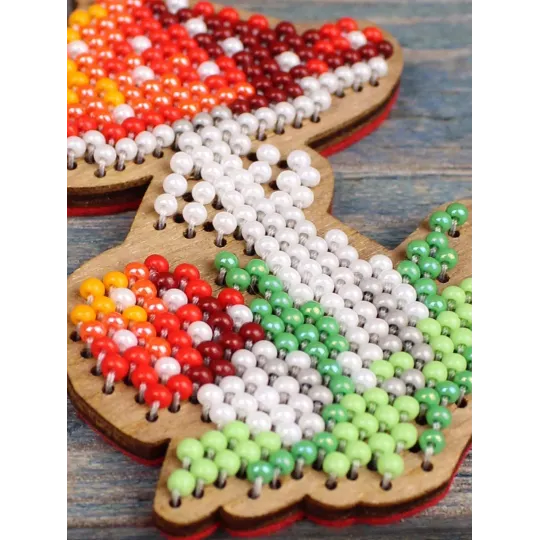 Cross-stich on wooden base "Christmas tree decoration. Little fly agari" 7*5 cm SO-147