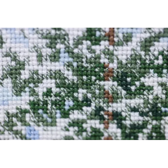 Cross stitch kit "Silver on the branches" 31.7 x 31.7 cm S/VM048
