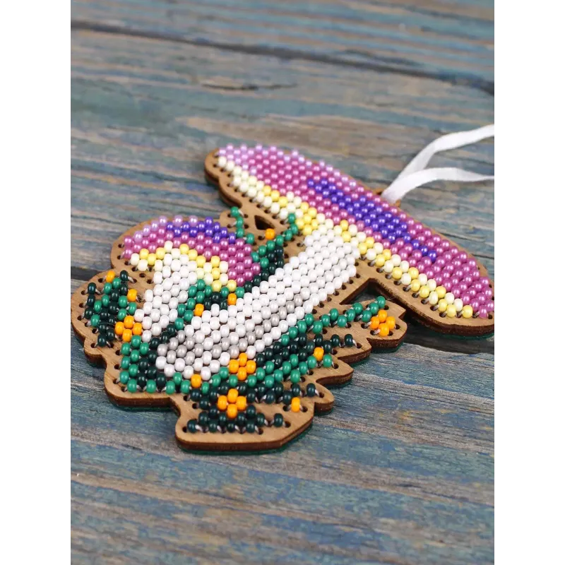 Kreuzstich auf Holzbasis "Weihnachtsbaumschmuck. Täubling" 8*7 cm SO-150