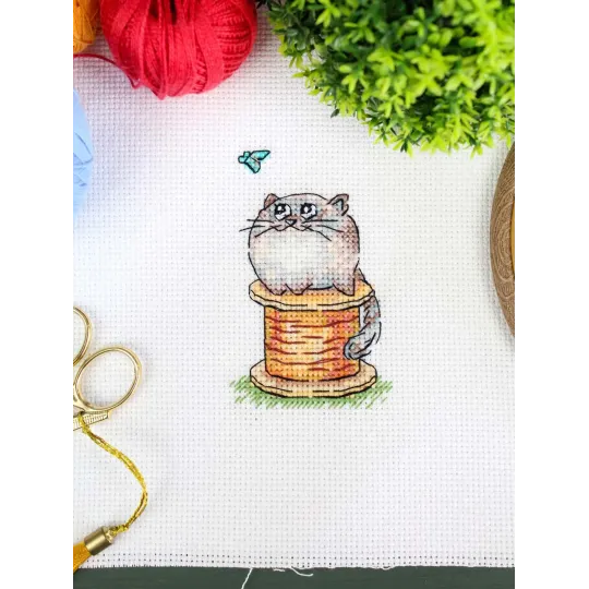 Cross stitch kit "Under close scrutiny" 9*6 cm SM-1260