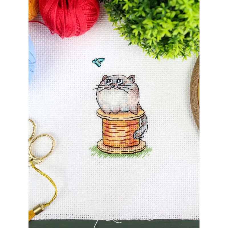 Cross stitch kit "Under close scrutiny" 9*6 cm SM-1260