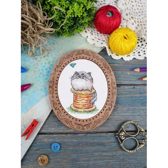 Cross stitch kit "Under close scrutiny" 9*6 cm SM-1260