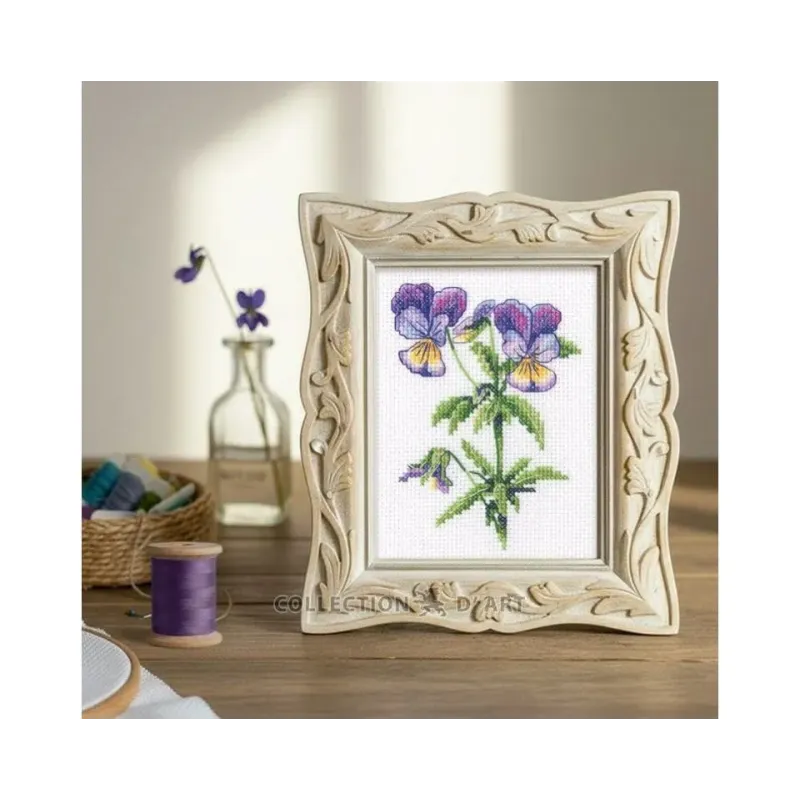 Siuvinėjimo kryželiu rinkinys "Violetinė" 8,5*12 cm RTOC451