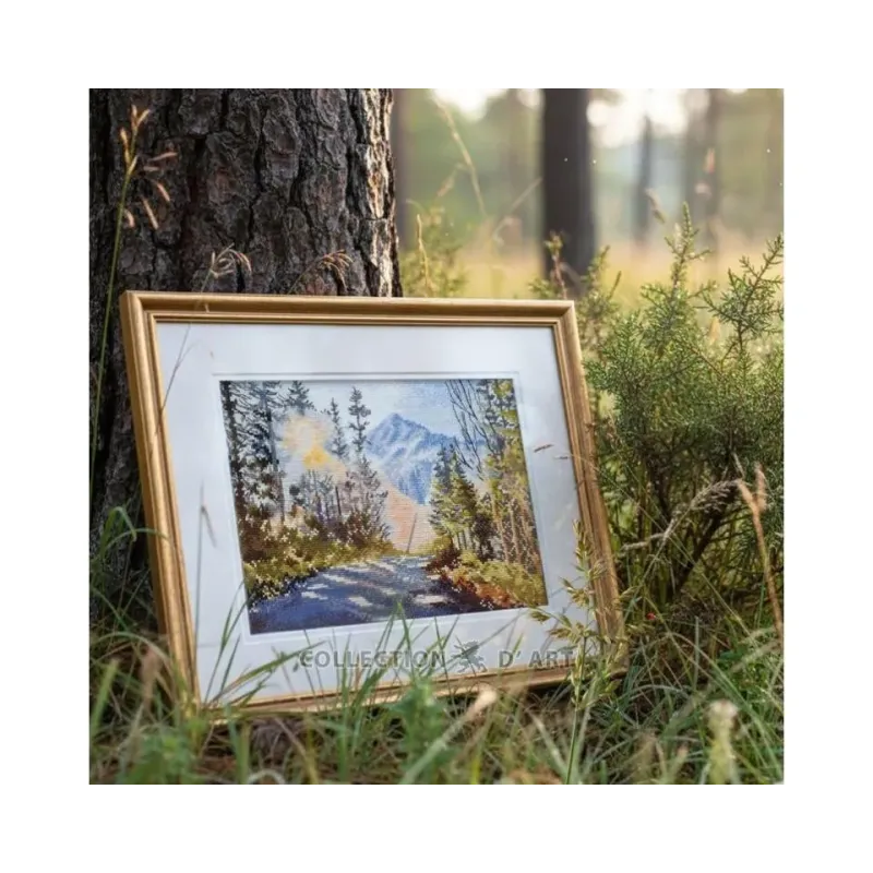 Siuvinėjimo kryželiu rinkiniai "Miško kelias į kalnus" 27*20 cm RTOM1081