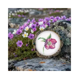 Kryželiu siuvinėjimo rinkinys "Kalėdinė rožė" 8,5*9,5 cm RTOEH385