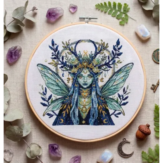 Siuvinėjimo rinkinys "Žvaigždžių miško elfė" 18 x 17 cm AAH-330