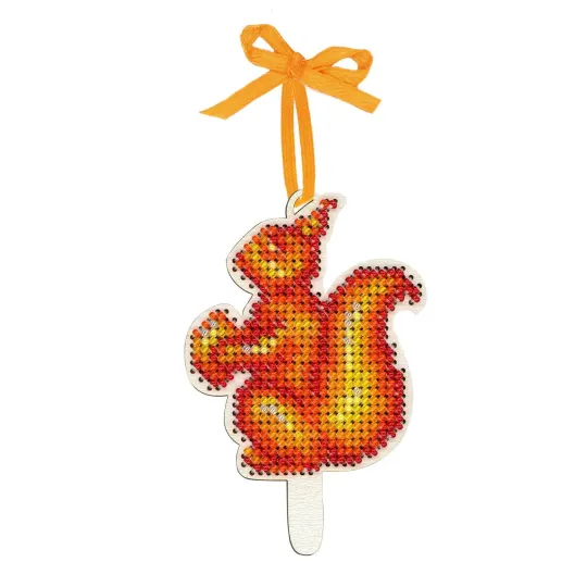 Cross-stich on wooden base "Squirrel lollipop" 9*6 cm SO-195