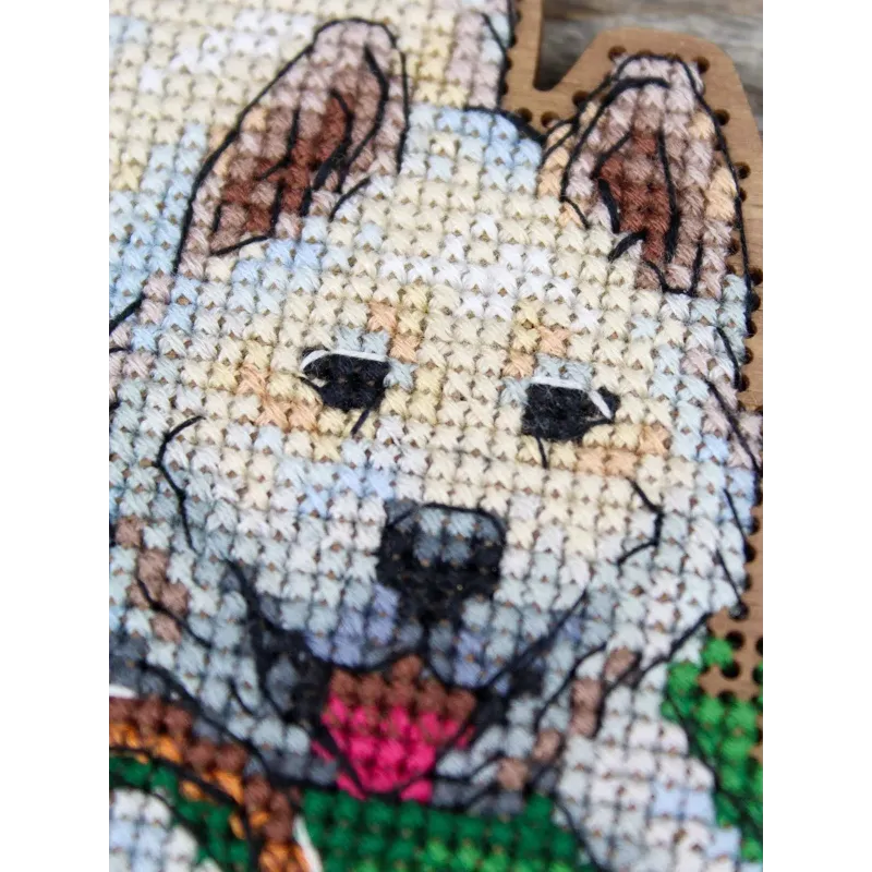 Kryželiu siuvinėjimas ant medinio pagrindo "Shiba Inu" 17*12 cm SO-170