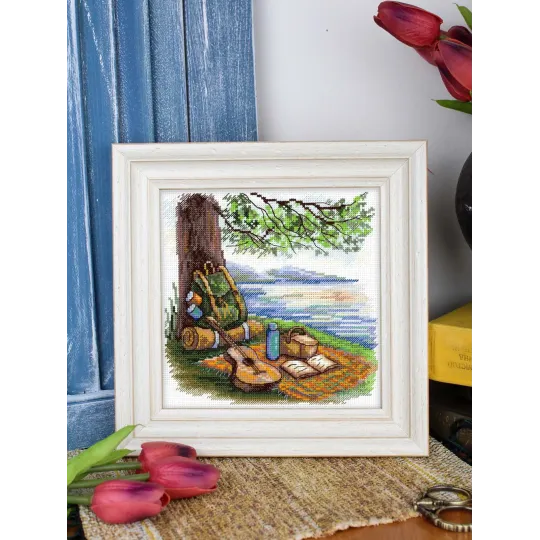 Siuvinėjimo kryželiu rinkinys "Turistinė stotelė" 16*16 cm SNV-957