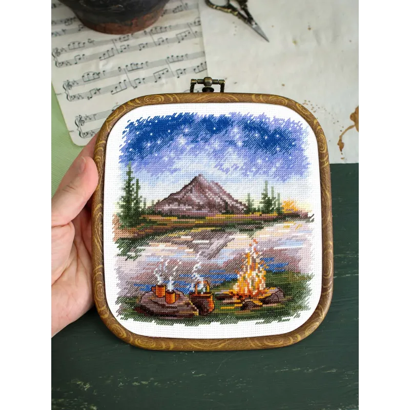 Cross stitch kit "Under the starry sky" 16*16 cm SNV-955