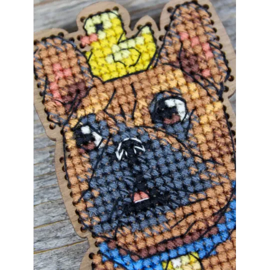 Point de croix sur base en bois "Bouledogue français et canard" 14*12*7 cm SO-166
