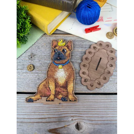 Cross-stich on wooden base "French bulldog and duck" 14*12*7 cm SO-166