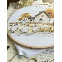 Siuvinėjimo kryželiu rinkinys "Kieme šeimininkės" 22,5 x 21 cm SANH-08