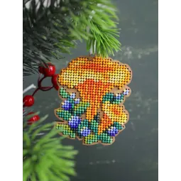 Broderie au point de croix sur base en bois "Décoration de sapin de Noël. Champignon Chanterelle" 8*6 cm SO-148