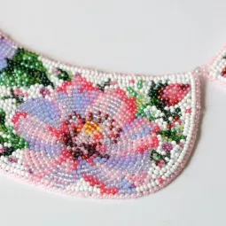 Hauptperlenstickerei-Set Kragen "Rosen Schleier" 25 x 27 cm AADC-007